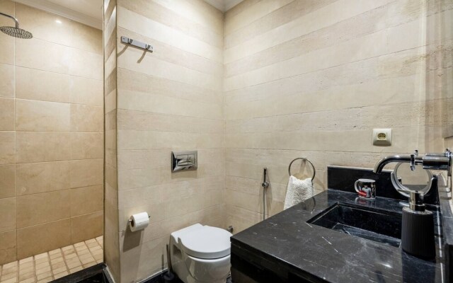 "superbe Appart Méga Terrasse Piscine +big Jardin"