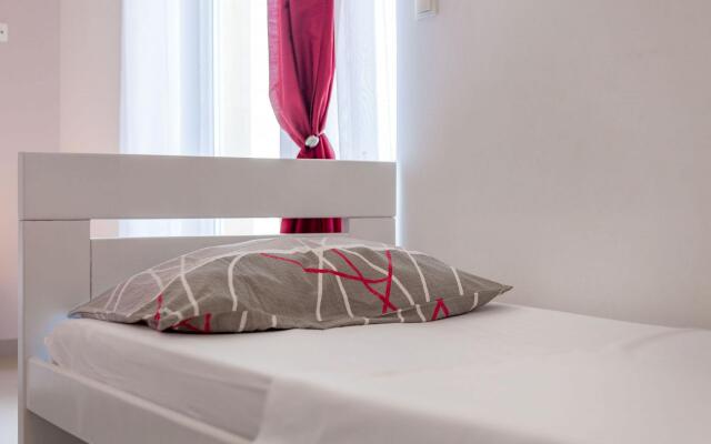 Ana - free parking - SA1(2+1)