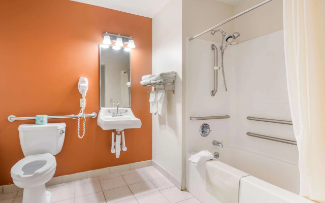 Sleep Inn & Suites
