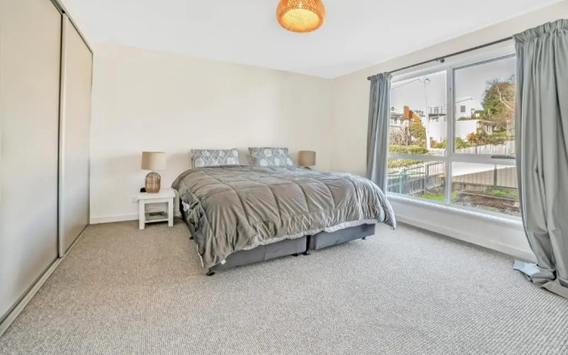 Beach House on Bentley