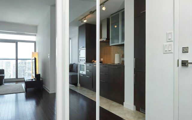 EG Suites - York St Condos 1 near CN Tower offered by Short Term Stays