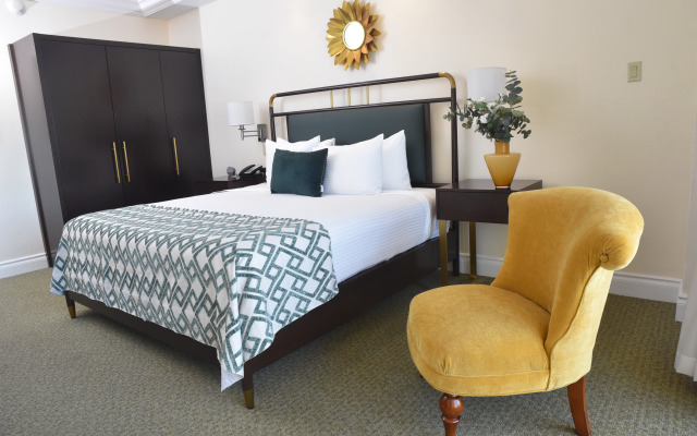 The Courtleigh Hotel and Suites