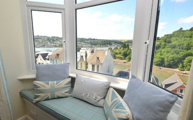 Peaceful Holiday Home in Kingswear Devon With Terrace