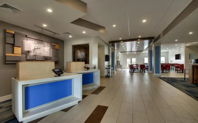 Holiday Inn Express & Suites Lancaster East - Strasburg by IHG