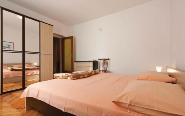 Apartment Vesna 812