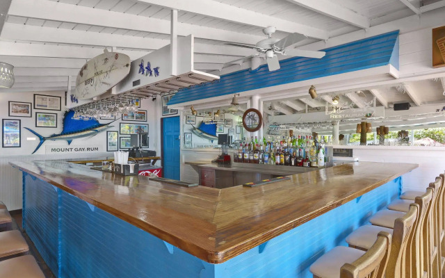 Coconut Court Beach Hotel