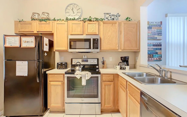 Family Getaway 4BR Townhome by Old Town