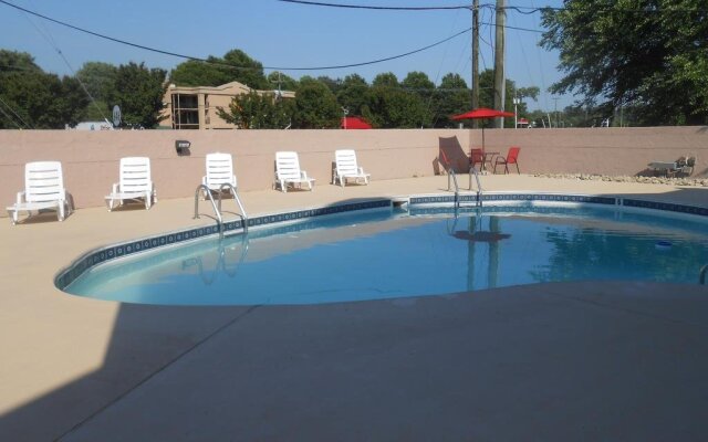 Americas Best Value Inn - Williamsburg/Lightfoot Area
