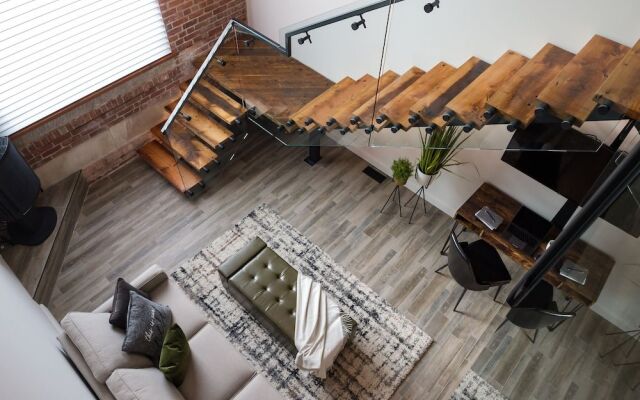 48 King West Boutique Hotel