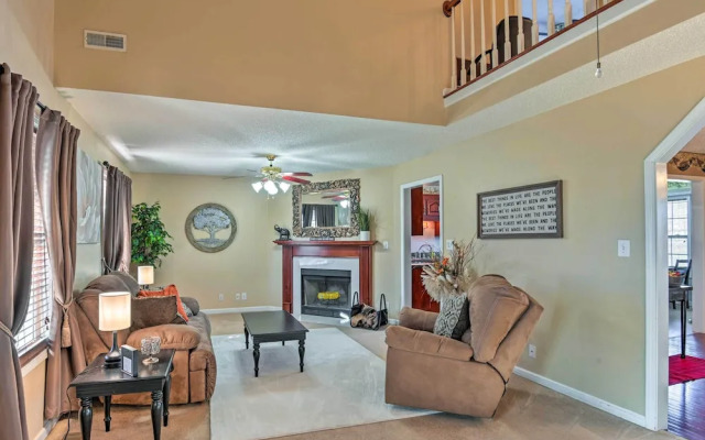 Pet-friendly Clarksville Home w/ Backyard!