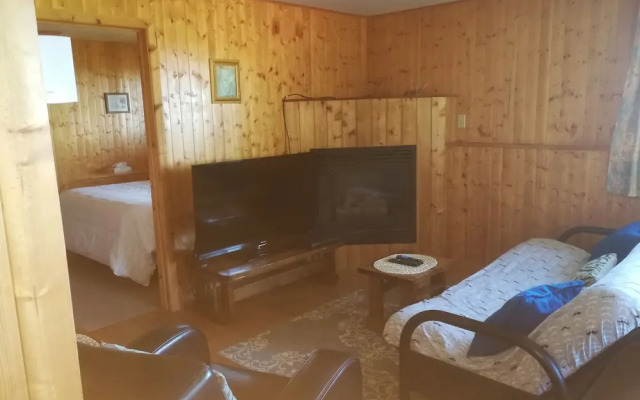 Knotty Pine Cottages