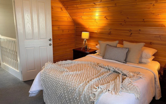 Sails - Elegant, spacious beach villa