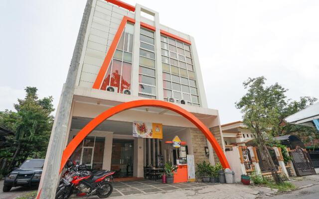 OYO 450 Semampir Residence
