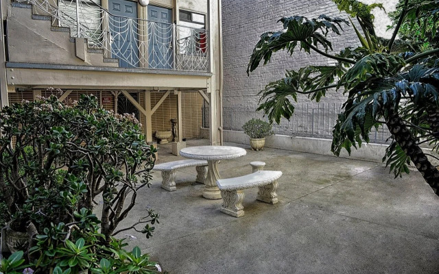 City Center Inn & Suites