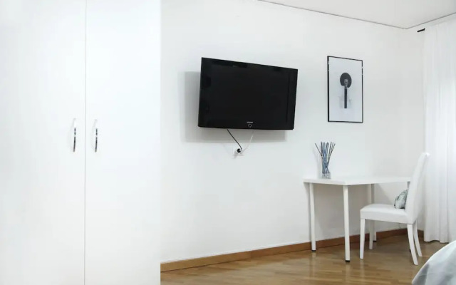 Colorful Sea View Apartments