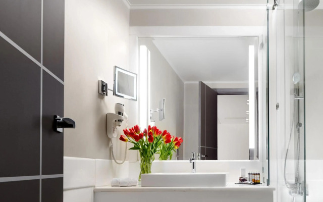 Holiday Suites