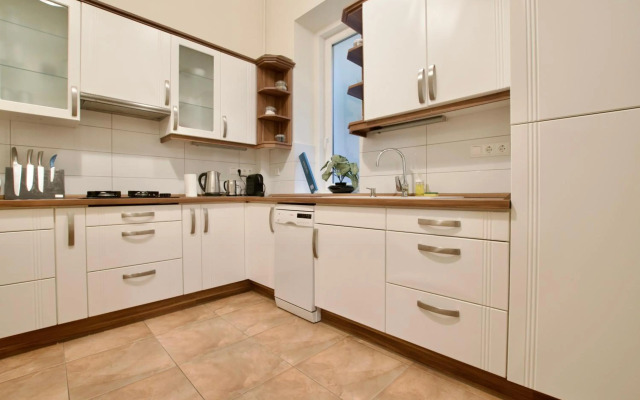 Standard Apartment by Hi5 - St. King street 16.