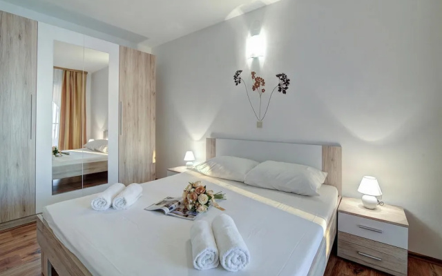 Seabreeze Apartments With Jacuzzi