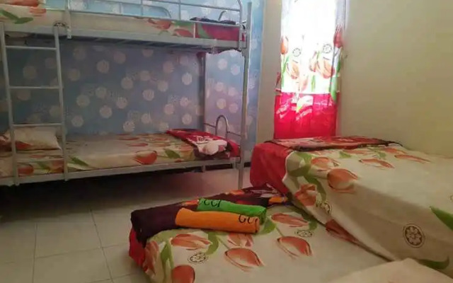 Backpacker Omah Warno Syariah near Tugu