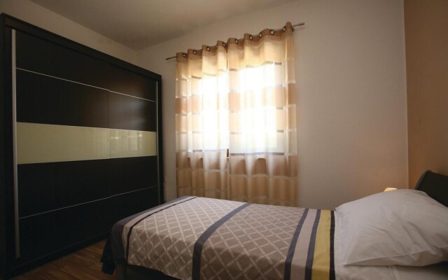 Amazing Home in Liznjan With Wifi and 3 Bedrooms