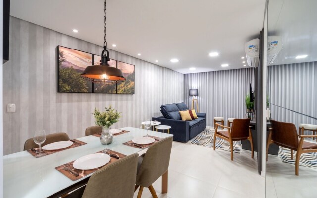 Maravilhoso e Luxuoso Apto Central Acomoda at 6 h Spedes