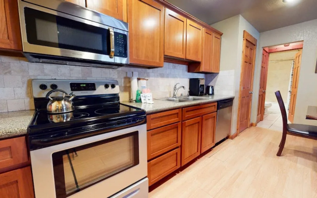 Hidden Valley 027 - Studio Condo