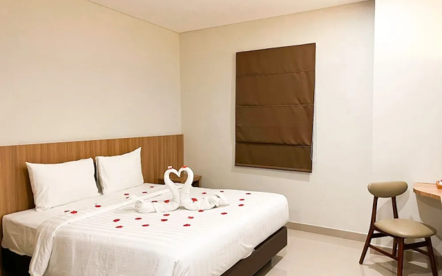 Front One Hotel Gombong