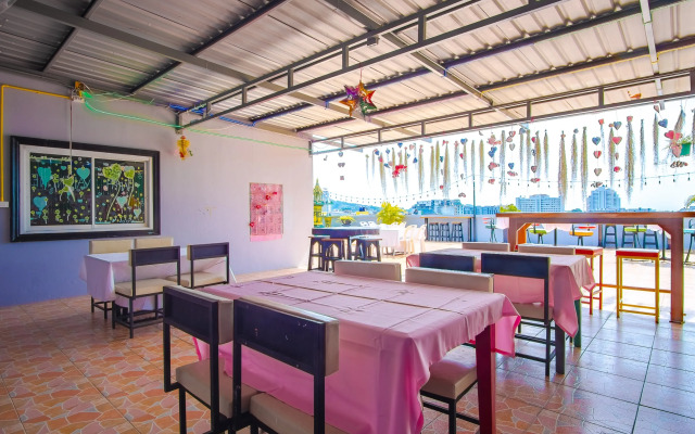Art Mansion Patong Hotel