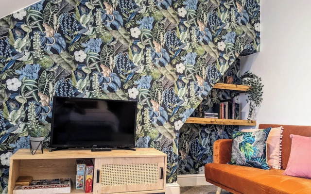 Stylish Studio, Central Bexhill, Home Comforts