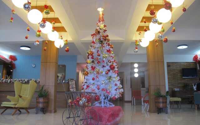 J2 Hotel