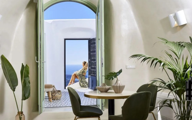 Gitsa Cliff Luxury Villa