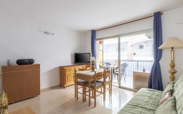 Urban Apartment in Salou near Playa Levant Sea Beach