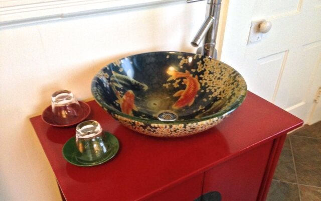 Hilo Bay Hale Bed and Breakfast