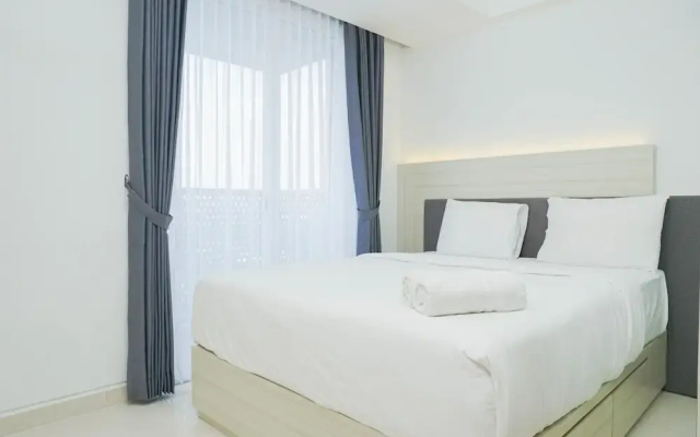 Relax and Comfy with Pool View @ Studio West Vista Apartment
