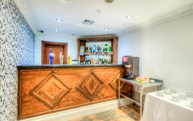 Garner Reading City Centre by IHG