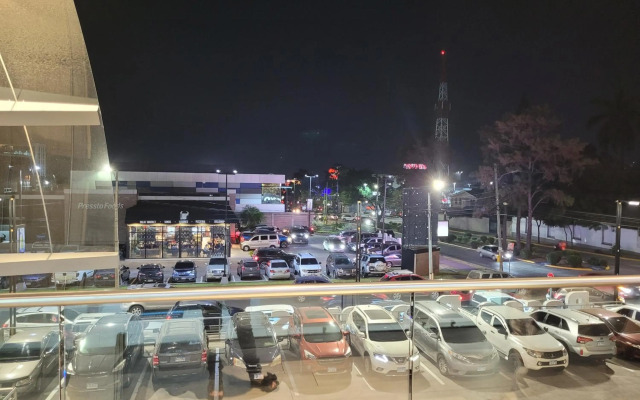 River Merendon Suite.