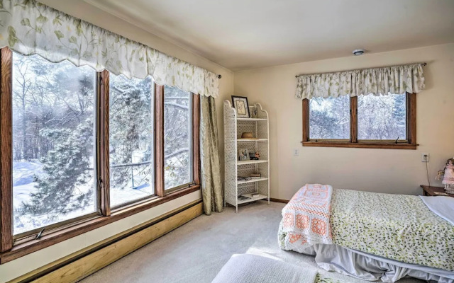 15 Mi to Downtown Minneapolis: Retreat on 5 Acres