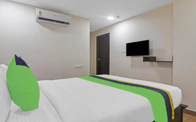Treebo Trend Purple Square Hotel