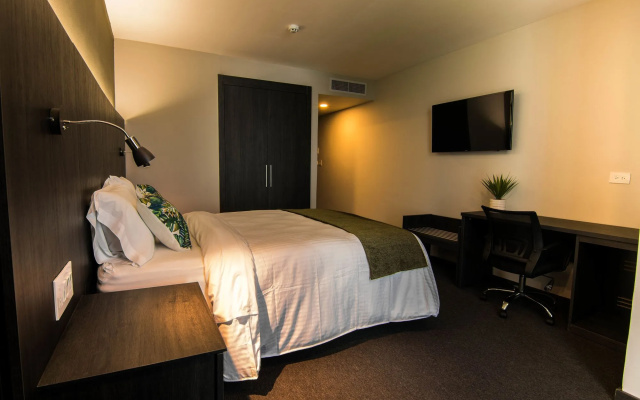 Innfiniti Hotel & Suites