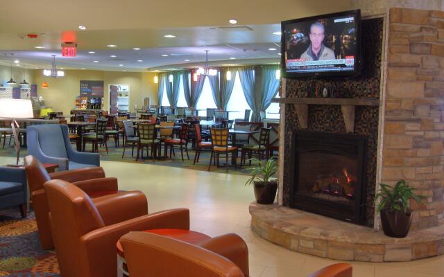 Holiday Inn Express & Suites Pittsburgh West - Greentree by IHG