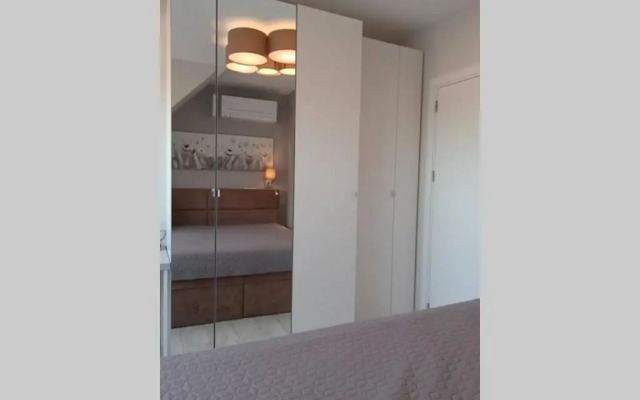 Cloud 6 -Top Center,360° view,Free private parking