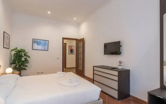 JOIVY Flats Next To Fontana di Trevi