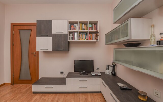 FM Deluxe 1-BDR Apartment - Iconic Donducov Boulevard