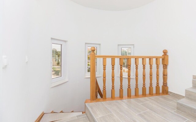 Beautiful Home in Vir With Wifi and 5 Bedrooms