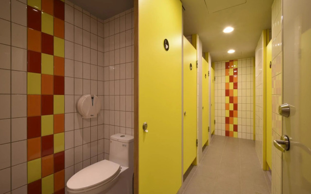 Taipei Travelers International Hostel