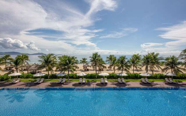 Melia Vinpearl Cam Ranh Beach Resort