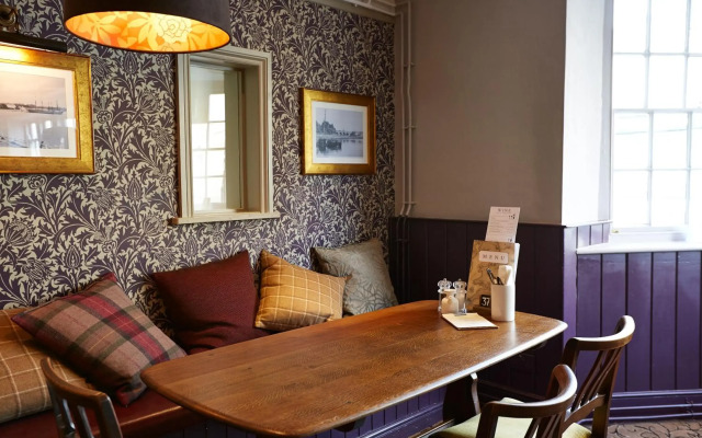 Red Lion Hotel by Greene King Inns