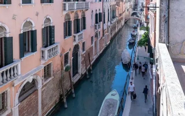 Rialto Palace