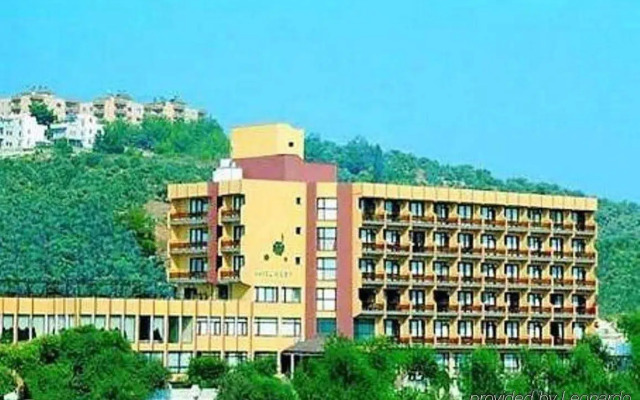 West Ada-Inn