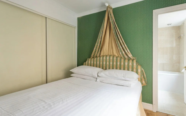 Hyde Park Gate II by Onefinestay